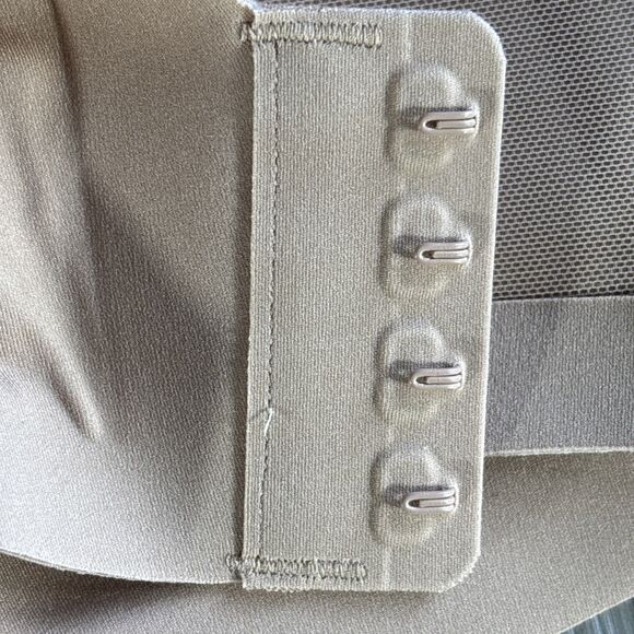 NWOT HONEYLOVE CROSSOVER WIRELESS BRA SAND Nude Removable Inserts 36DDD - Picture 4 of 8